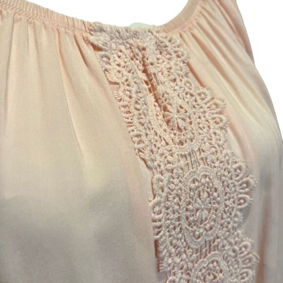 Fever Blush Tunic with Lace Accents - Picture 4 of 10